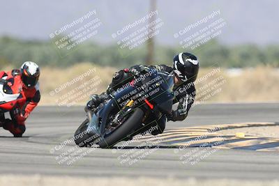 media/Oct-13-2025-Moto Forza (Mon) [[a66d839500]]/3-B Group/Session 3 (Turn 16)/